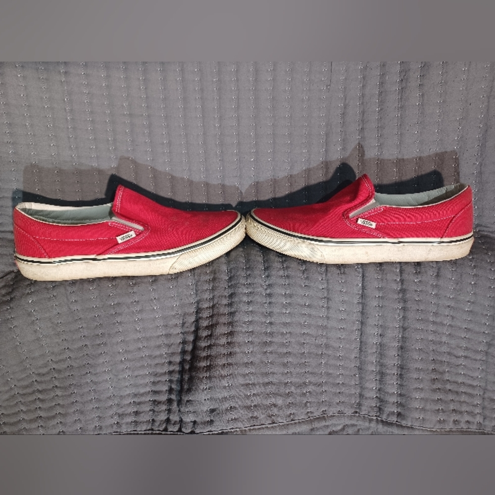 Vans/ Size 9.5/ Color red/white